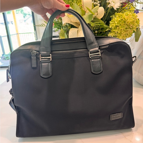 Tumi Slim Harrison Bradford Laptop Brief - Picture 2 of 9